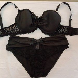 Venus bra and panty set